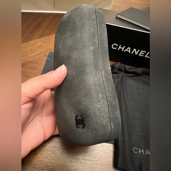 Chanel polarized sunglasses with Swarovski crystals - Picture 3 of 11